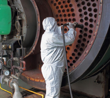 شستشوی لوله‌های دیگ روغن داغ با تجهیزات حرفه‌ای