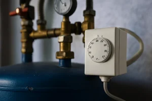 ارزیابی عملکرد ترموستات دیگ آب داغ